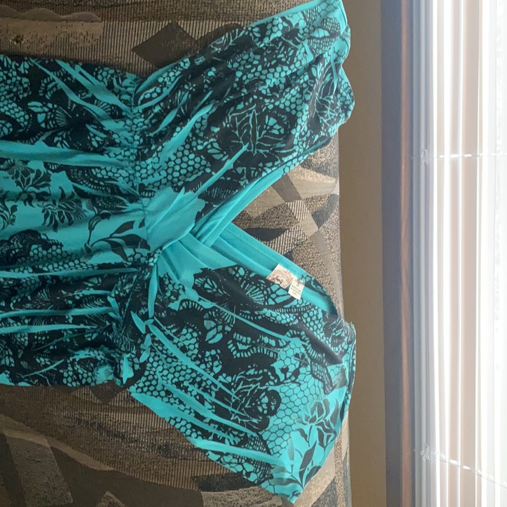 Top - Picture 3 of 4